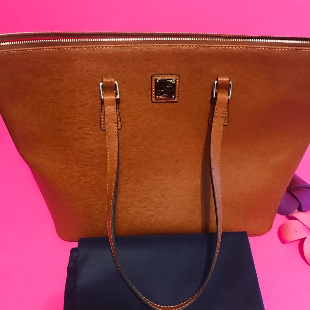 ❌❌SOLD ❌❌Dooney & Burke NWT Purse Large - Picture 3 of 6